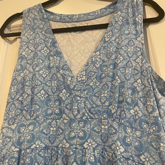 LL Bean Dress Wome Blue Fit Flare Wrap Floral Stretch Cottage Pleated small p - Picture 3 of 7